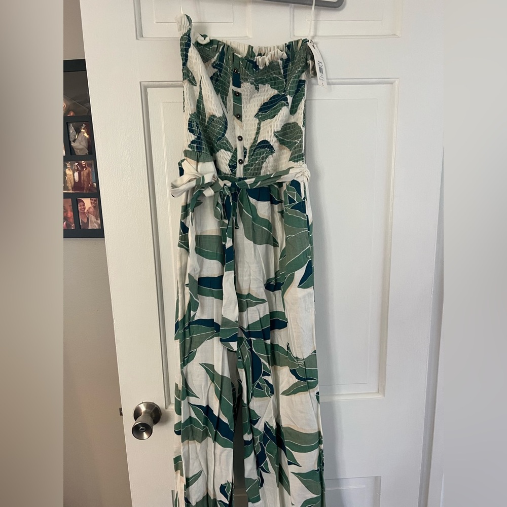 Palm leaf print Billabong jumpsuit. Beautiful! New with tags